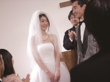 30歳年上のダンナに悪いと思いながらも元彼の若い男根に寝取られる妻人妻乱交香苗レノンのアダルトエロ動画