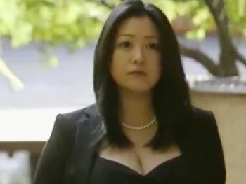 交通事故で夫を亡くした葬儀のその日に緊縛SEXを楽しむ未亡人巨乳人妻中出し小向美奈子のアダルト動画