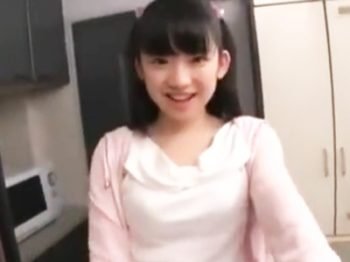 ツインテ妹に誘惑されてキッチンで中出ししちゃう兄貴ｗ美少女妹中出し近親相姦のアダルトビデオ...