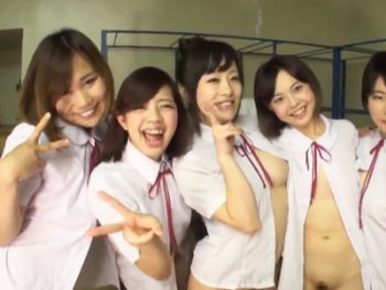 ドスケベ女子校生たちが俺一人のチンコで快楽求めて乱交ｗ巨乳女子校生痴女中出し手コキ乱交のエッチ動画