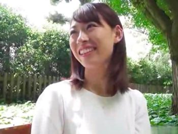 見た目は清楚なのにスイッチが入ると淫乱化する若妻素人痴女人妻ハメ撮りの無料ポルノ動画