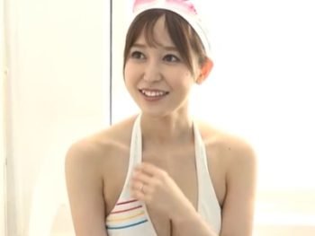 プールでナンパした親子が賞金欲しさに水中で近親相姦セックスｗ巨乳人妻水着近親相姦のアダルト...