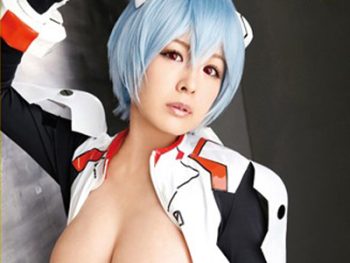 プラグスーツ姿の綾波＆アスカ&マリを陵辱巨乳美少女お姉さんコスプレめがねのアダルトエロ動画