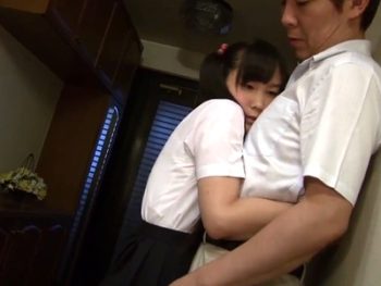 遅くまで父を待ってたパパ大好き女子を毎日調教してます♡女子校生美少女近親相姦のアダルト動画