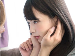 パイパンのJKとイチャラブする淫行大学生素人美少女のエロ動画