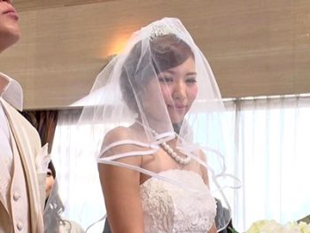 SEXのハードルが異常に低くて結婚式はザーメンでお祝い巨乳人妻中出し近親相姦のエロ動画