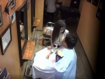 リアルで働いてる美容師さんにお店で手コキしてもらい暴発巨乳素人お姉さん手コキのアダルト無料動画