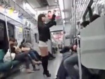 ツンと立った乳首を苛め抜かれた挙句生チンポ入れられて中イキしまくるギャル妻巨乳素人ギャル人妻盗撮マッサージのエロ動画