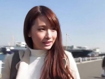 不倫サイトで知り合ったセレブ妻が溺れる肉食系SEX巨乳素人人妻のエロ動画
