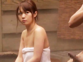 しれっと混浴に入ってきた男に寝取られるS級美人妻お姉さん人妻中出しレイプ乱交のエロ動画