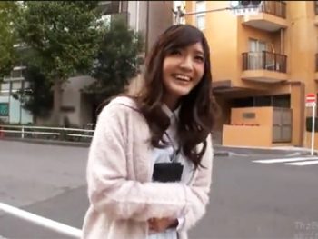 仕事終わりの美人OL連れ込んでラブパコ開始→初対面チンポに本気イキ！巨乳素人美少女OL顔射ハメ撮りのアダルト無料動画