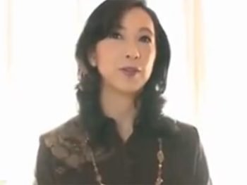 もう長年ご無沙汰な熟女妻が数年ぶりのチンポで中出しされて腰砕け人妻熟女中出しのアダルト動画