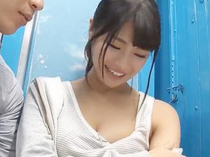 MM号スタッフが女子寮に押しかけ連れ出しパコ素人美少女の無料アダルト動画