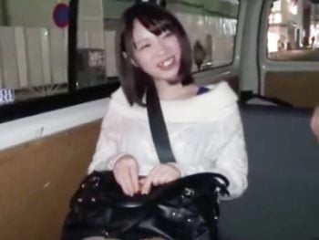 表参道カフェの看板娘→童顔に似合わぬ爆乳揺らしてハメ撮り！!巨乳素人ハメ撮りナンパのアダルト動画