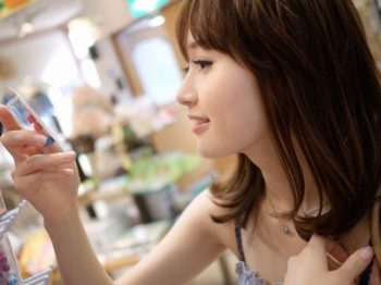 絶世の美少女を一泊二日で貸し出し！伊豆の旅館で夜通しハメ撮り旅行美少女パイパンハメ撮り上原瑞穂のアダルト動画