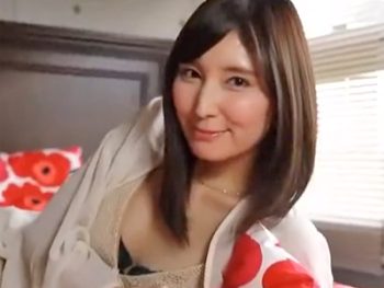 おチンポ好きなドスケベお姉さんの膣奥にザーメン中出しｗ素人お姉さん中出しハメ撮りのアダルト動画