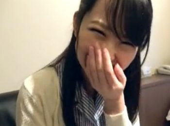 21歳童顔の清純系JD…顔は幼いのに手マンだけでアヘアヘ言って主観ハメ撮りでトロ顔披露素人美少女ハメ撮りのアダルト無料動画