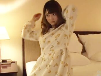 Twitterで知り合った欲求不満娘とホテルでハメ撮り素人顔射ハメ撮りのアダルト動画