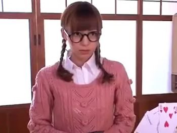 大好きな先輩と結ばれて即ハメしてイキまくるメガネ少女ハーフめがね顔射のエロ動画