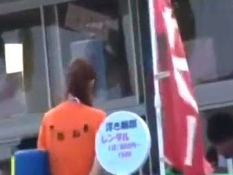 スタイル抜群な敏感ギャル店員に迫る痴漢師コンビ！リモバイ仕込まれて強制快楽の末ナマ挿入されて種付け強姦！ギャル痴漢のアダルト動画