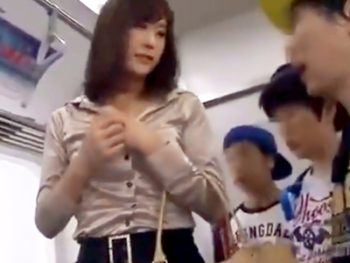 スタイル抜群長身美女が糞エロガキ集団の子ども離れしたデカマラに口を塞がれるお姉さんフェライラマチオ乱交痴漢のアダルト動画