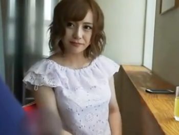 詳しい話を何も聞かされていないままにハメ開始されてしまう素人娘素人美少女のアダルト動画