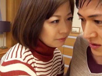 オナってた叔母を目撃してしまったら痴女られて強制中出し交尾ｗ痴女熟女中出しのアダルト動画