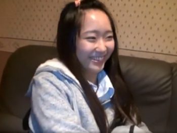 お金に目がくらんで本番許す援交JK素人女子校生中出しハメ撮りの無料アダルト動画