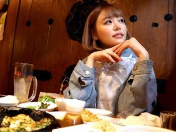 酒豪ママがヘベレケに酔っ払ってエスカレートする中出し3P巨乳お姉さん痴女中出し3P浜崎真緒のアダルト動画