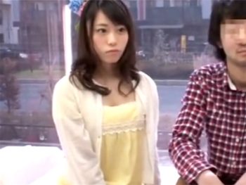 ちょっとキモい男友達と中出しパコに至る隠れビッチ系素人JD素人美少女お姉さん中出し盗撮のエロ動画