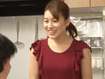 川の字で寝ていた息子の同級生にハメられ声も出せず久しぶりの快楽に堕ちた美人母巨乳人妻熟女のエロ動画