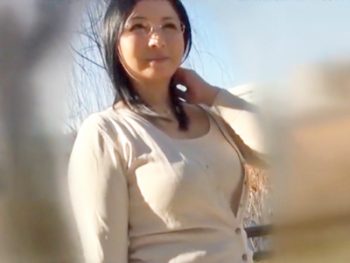 むっつりスケベな素人妻が変態願望を叶える乱交SEX素人熟女乱交のエロ動画