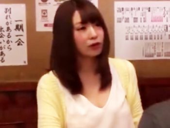 居酒屋でナンパした巨乳痴女と店内のトイレで即ハメｗ巨乳痴女露出のエロ動画