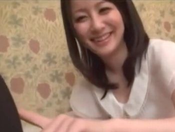 欲求不満な人妻が久しぶりの性交にノックアウトｗ素人人妻中出しハメ撮りのアダルト動画