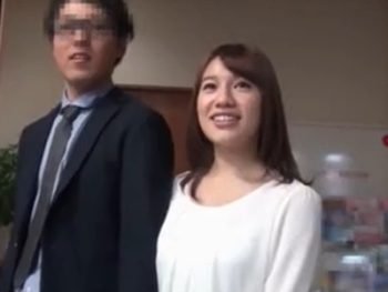 恐怖のNTRモニタリング！旦那の前で中出しSEXできたら100万円企画ｗ巨乳素人人妻中出しのアダルト動画