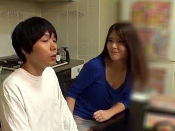 ボクをオモチャにする義母！！父親と再婚したばかりの義母は若くて美人でまだまだ女盛り！人妻近親相姦のアダルト動画