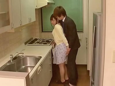 イケメン不動産屋が内見にきた夫婦の若妻を中出しNTR巨乳人妻中出しレイプのアダルトエロ動画