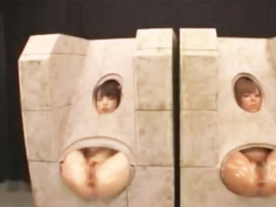 超高級地下クラブで性奴隷凌辱ショー開催→顔と穴だけ出してる美女に腸内射精！痴女中出しアナルのアダルトエロ動画