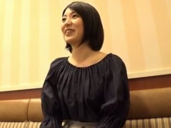 真面目そうな人妻が旦那に内緒でAV出演ｗ素人人妻中出しハメ撮りのエロ動画