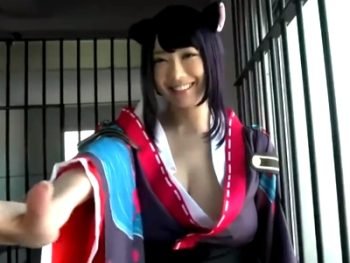 Jカップ神乳コスプレヤーのRIONちゃんがキモオタたちに何度も中出しされるｗ巨乳コスプレ中出しRIONのアダルトエロ動画