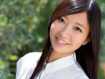 秘めたエロ偏差値に今後の成長ぶりが期待大の新人JDデビュー女子校生美少女コスプレ3Pデビュー作一花のあのエロ動画