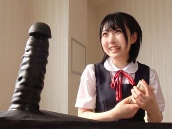 初めて見るデカチンに鬼イラマされて感じてしまった田舎JK女子校生美少女イラマチオ皆月ひかる...