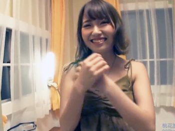 超敏感な激カワパイパン少女が激しい3Pセックスでノックアウトｗ巨乳美少女顔射3Pのアダルト...