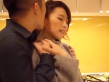 快感MAXイチャイチャ新婚Hお姉さん人妻顔射の無料エロ動画