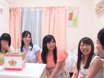 爆乳JD達に童貞1人放り込んで王様ゲーム→中出し乱交筆おろしパーティにｗｗ巨乳痴女童貞中出...