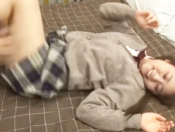 ストーカーが制服美少女を尾行して人気の無い場所に拉致って凌辱種付けレイプ女子校生美少女中出...