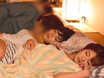 寝ている義理の娘姉妹を次々と夜這いパコ巨乳美少女近親相姦のエッチ動画