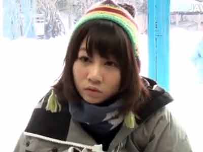 MM号内で生中出しされ涙目顔の素人美女ｗ巨乳素人美少女痴女中出しナンパのアダルト動画