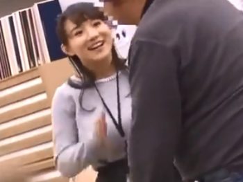 爆乳すぎる図書館の職員に生チンポをハメ込み容赦なく中出しレイプ巨乳お姉さん中出しレイプのアダルト動画