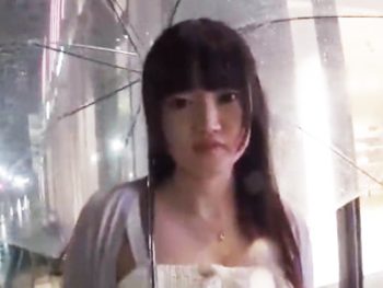 街を歩く美少女をインタビューと称して拉致車へ誘導し強姦部屋へ連れ込み中出しレイプ！巨乳美少女中出しハメ撮りレイプ3Pのエロ動画